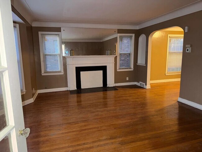 Photo - 3-Bedroom Detroit Home with Garage and Sun Porch