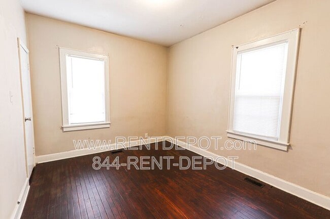 Photo - 1501 Henning Ave