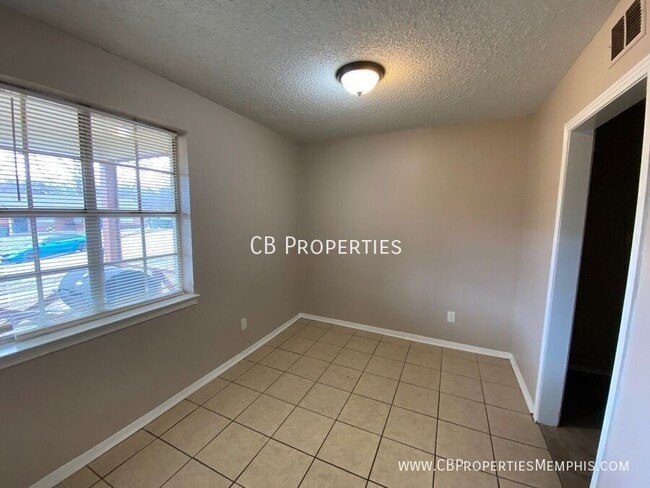 Photo - 1317 Halcomb Ln