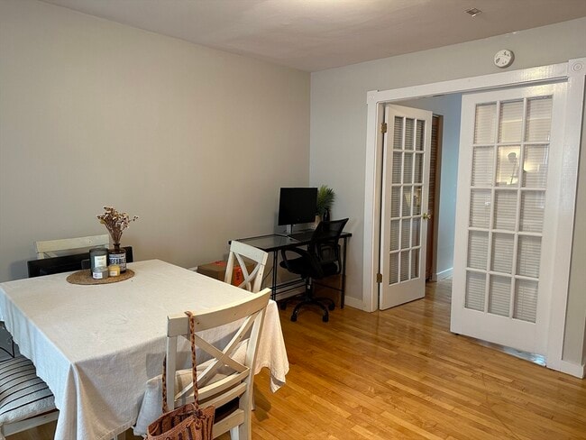 Photo - 33 Grove St Unit 1