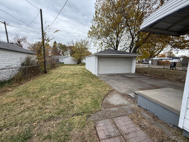 Photo - 13155 Sidonie Ave