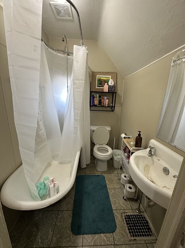 Photo - 1 bed 1 bath near downtown and UWEC