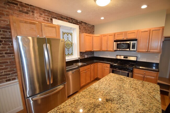 Photo - 172 Cottage St Unit 3