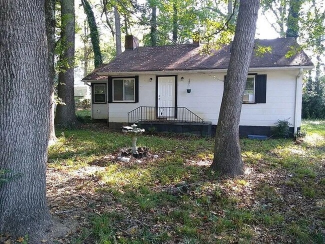 Building Photo - 501 Casey St