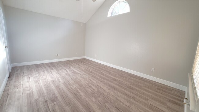 Photo - 5227 Clarkston Ln