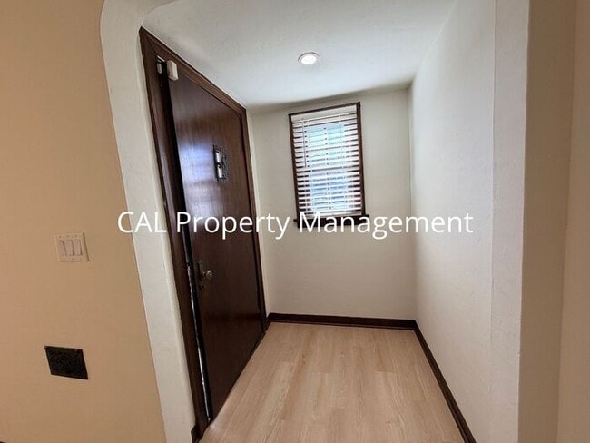 Photo - 3 Bed/2 Bath Single Level Home!