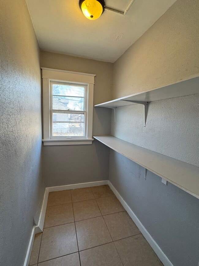 Photo - 3 bedroom 1 bath house in Rock Island