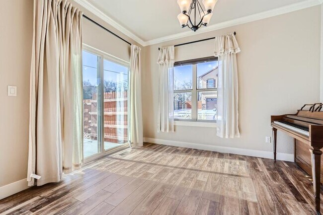 Photo - 859 Redemption Point