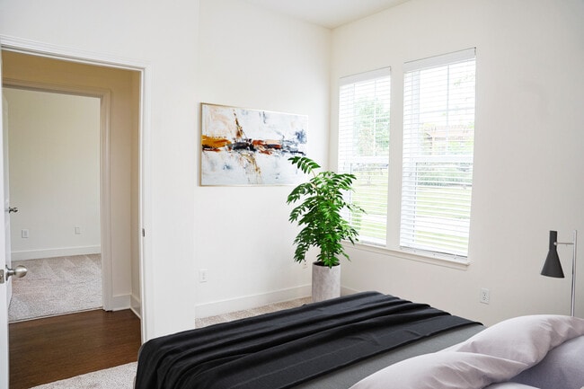 Amp - 2BR/2BA - 1170 sq ft