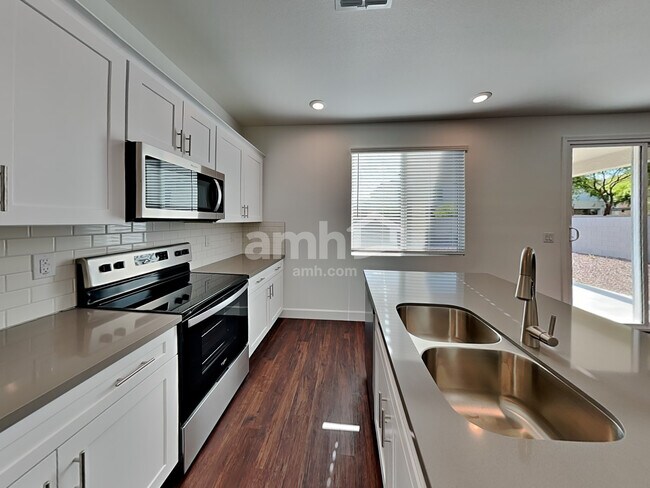 Photo - 6619 S 42nd Dr