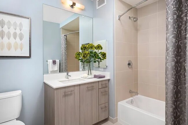 Photo - 30 W Randolph St