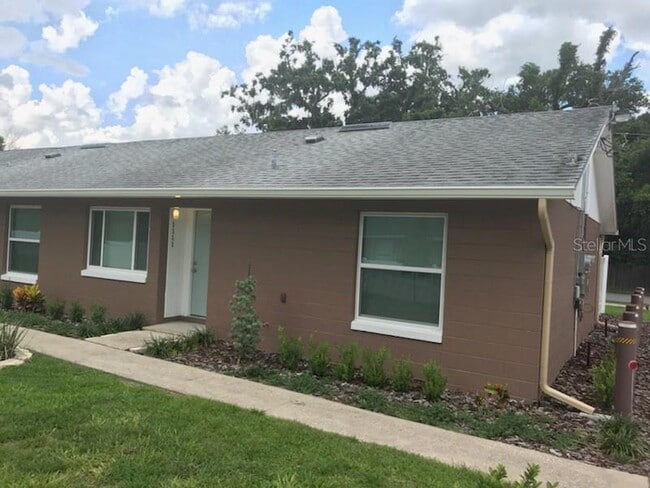 Building Photo - 1111 Royal Palm Ave Rental
