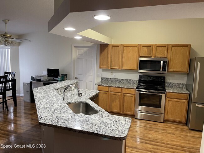 Photo - 1738 Loquat Ct NW