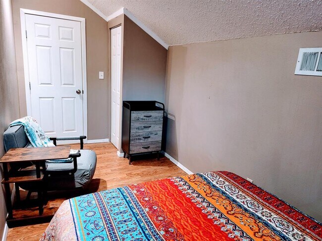 Photo - 10045 Woodland Village Dr Unit B