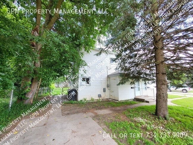 32258 Oscoda Ct