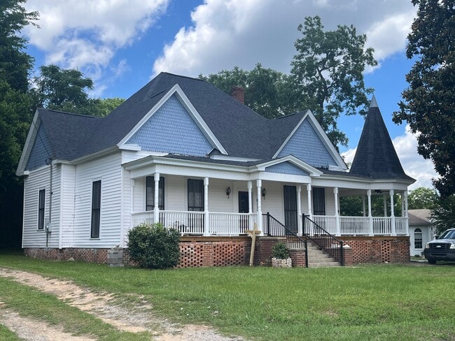 Building Photo - 8177 Eisenhower Pkwy