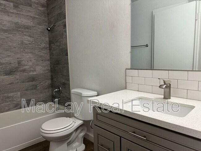 Photo - 2918 E Roeser Rd Unit 2