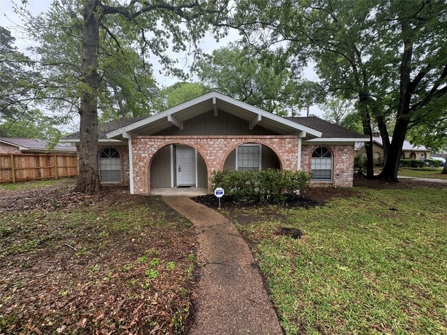 Building Photo - 3214 Three Pines Dr Rental