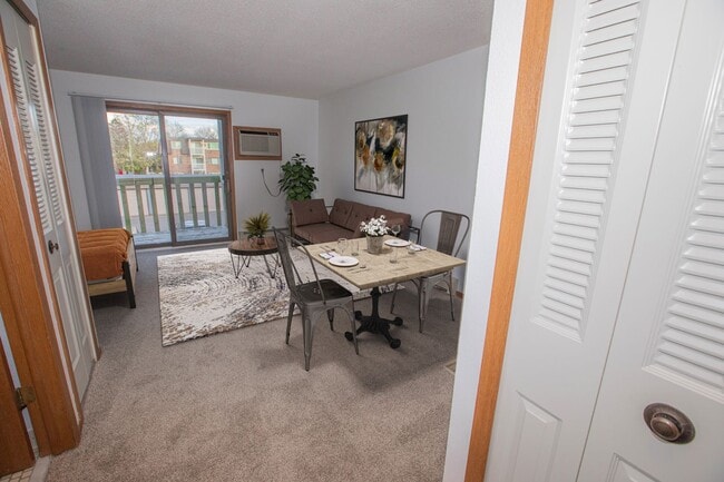 Photo - Hidden Valley Apartments