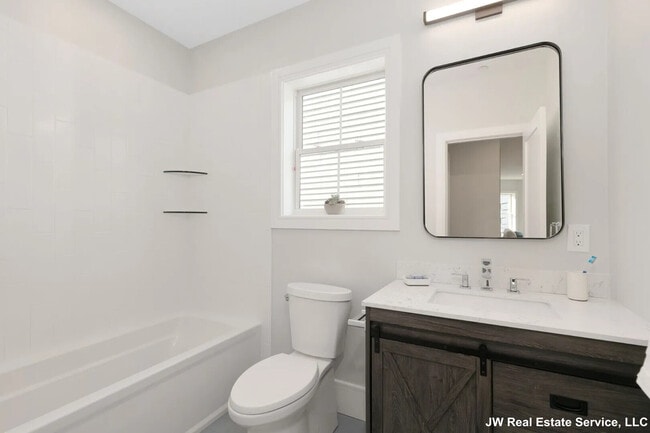 Photo - 23 Berkshire St Unit 2