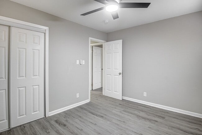 Photo - 2 Bed 1 Bath walking distance to downtown Chapel Hill and UNC Unit 106