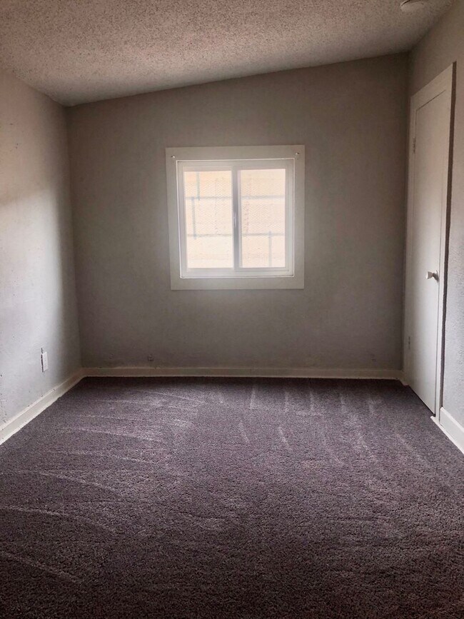 Building Photo - 1652 E Indianola Ave Unit #A Rental