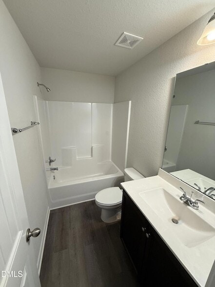 Photo - 2020 Wiggins Village Dr