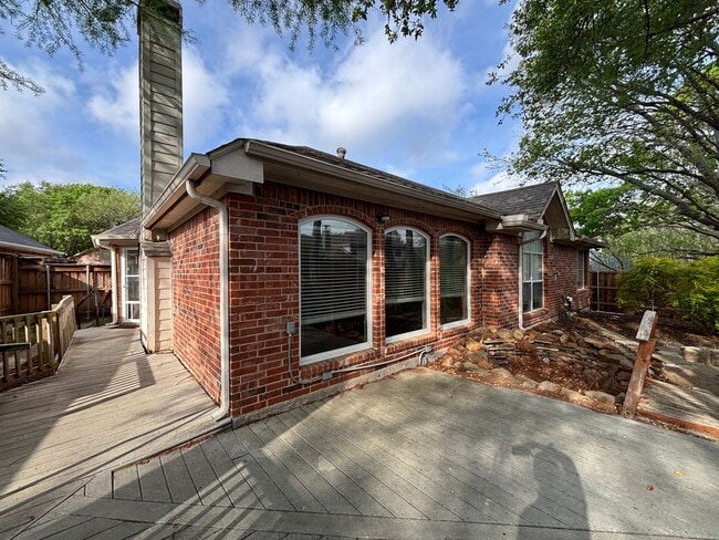 Photo - 2921 Meadow Glen Dr