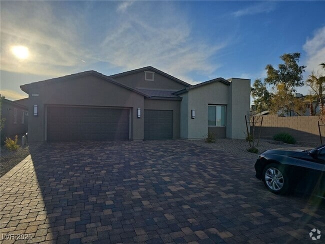 Building Photo - 8665 Edmond St Rental