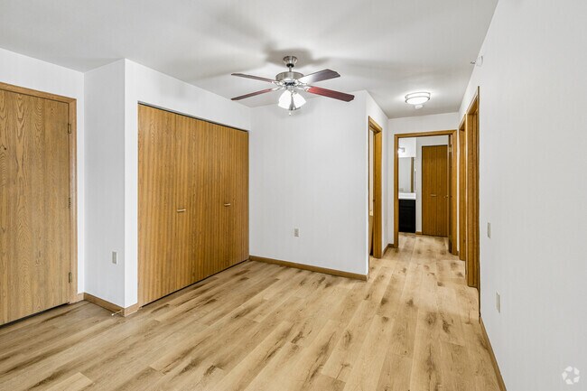 2BR, 1BA - 898SF - Dining Room