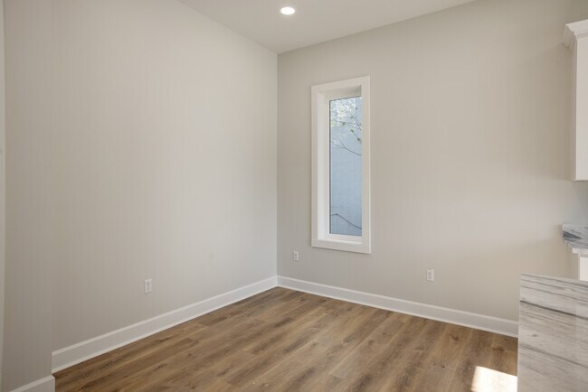 Photo - 306 W Taft St Unit B