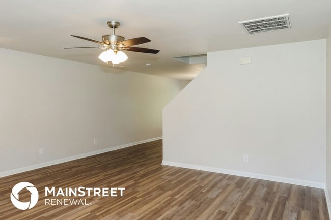 Photo - 204 Farmington Dr