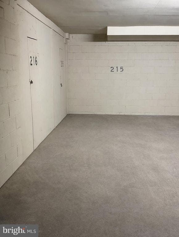 Building Photo - 8402 Jinetes Ct