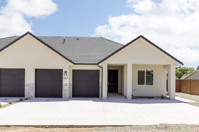 Building Photo - Brand New 3 Bed / 2 Bath Duplex – Modern L... Rental