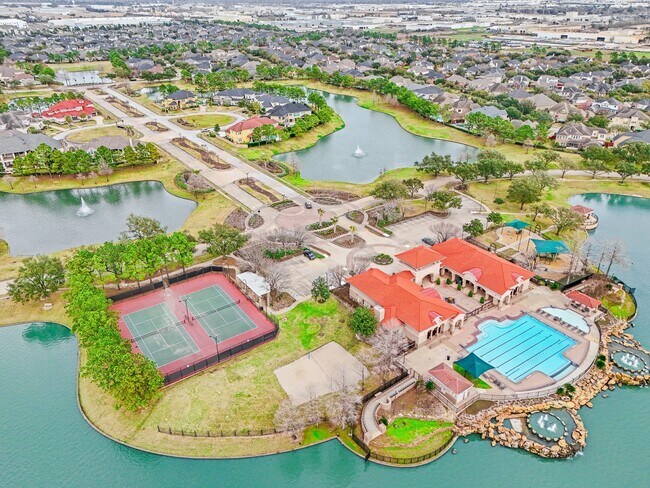 Building Photo - 6214 Laguna Del Rey Dr