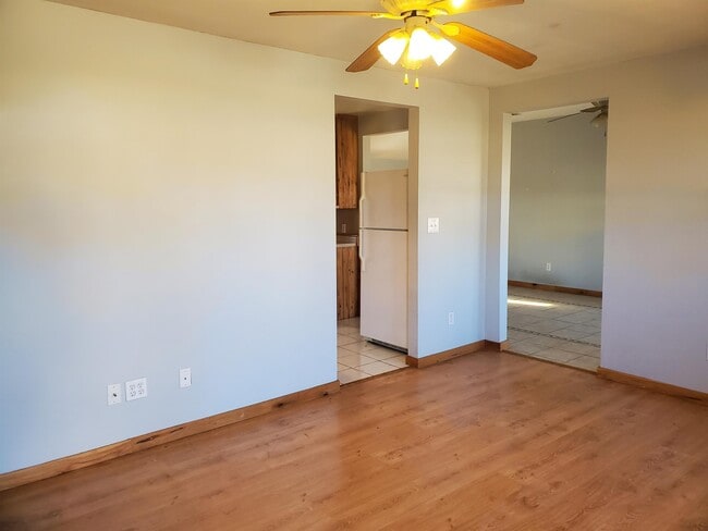 Photo - 2553 Everitt Dr