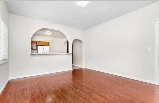 Photo - 3028 Edgehill Dr Unit 3028