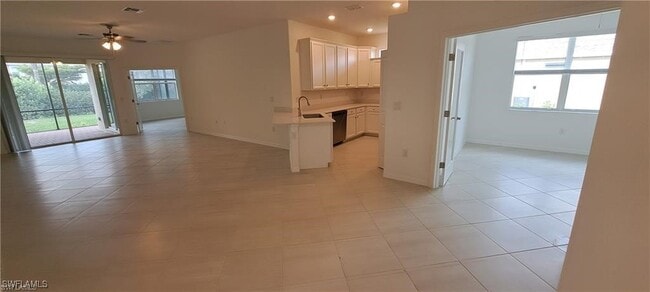 Building Photo - 2092 Wellington St Rental
