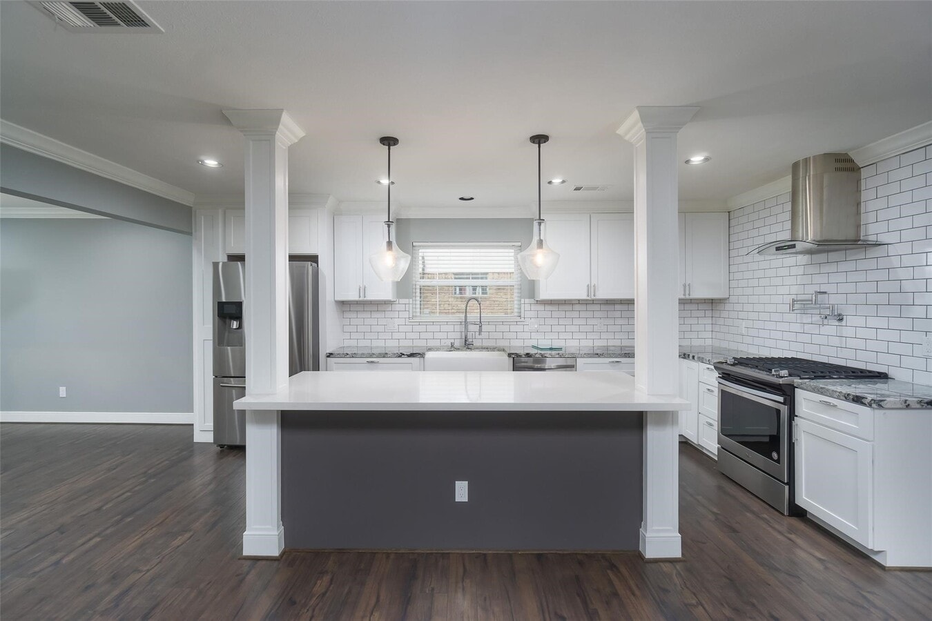 Photo - 8326 Hazen St
