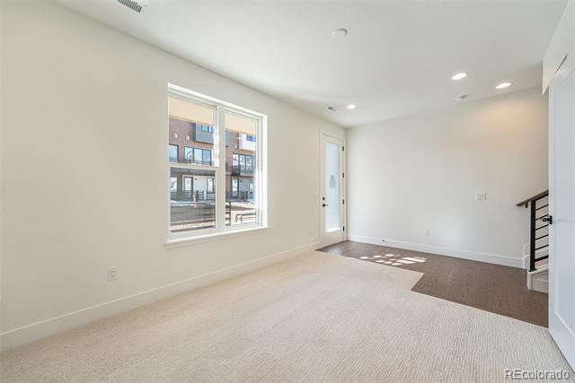 Photo - 2663 Nicholas Wy