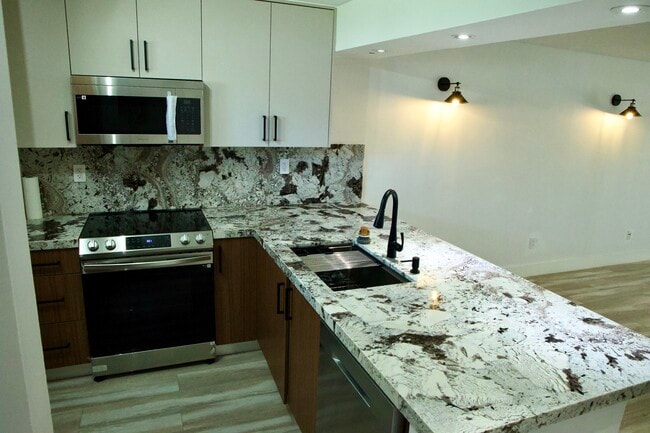 Building Photo - 4600 SW 67th Ave Unit #127 Rental