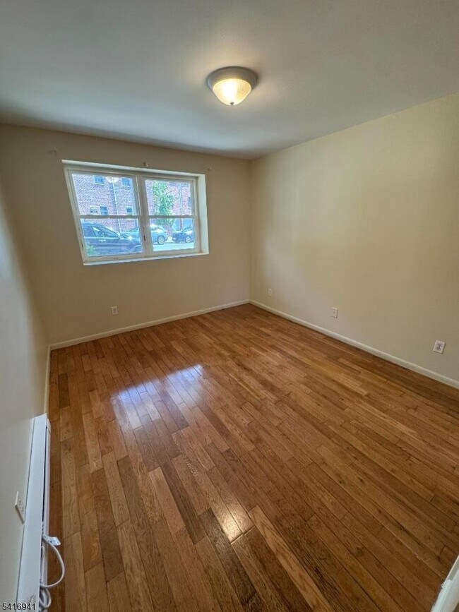 Photo - 349 Gorge Rd Unidad 1