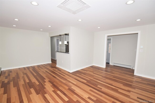 Photo - 86-16 262nd St