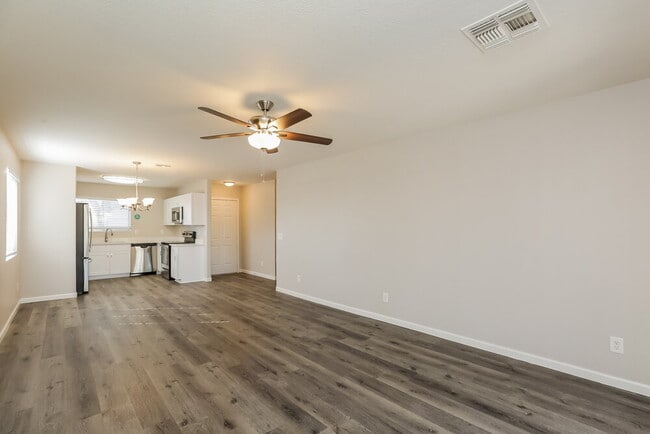 Photo - 1074 E Silversmith Trail