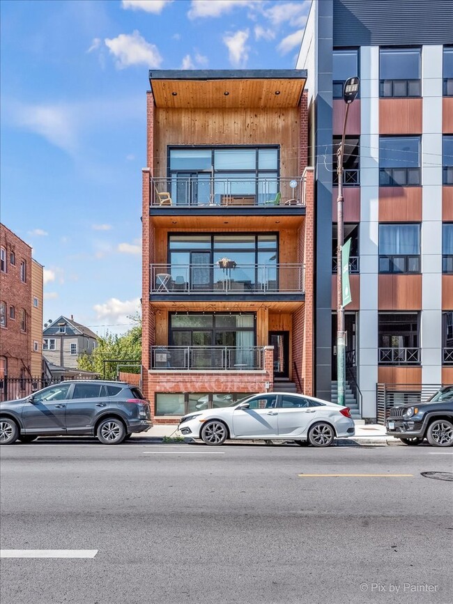 Building Photo - 1732 N California Ave Unit 1 Rental