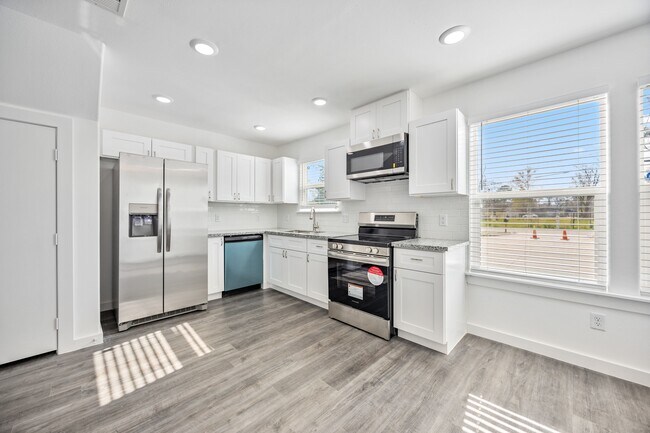 Photo - 8218 Bigwood St