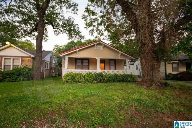 Building Photo - 2033 28th Ave N Rental