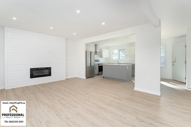 Photo - 13412 82 St NW