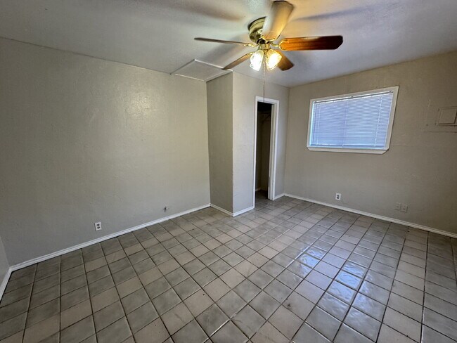 Photo - One bedroom unit ready for move in on General McMullen Unidad 4