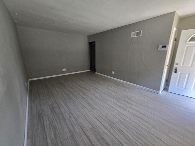 Photo - 853 Hornsby Ave